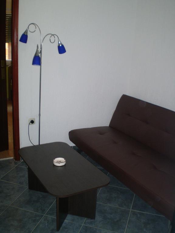 Apartmani Marija&Damir Vir Exterior photo